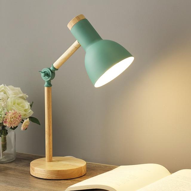 LED-Schreibtischlampe im skandinavischen Stil – Funktion trifft Design