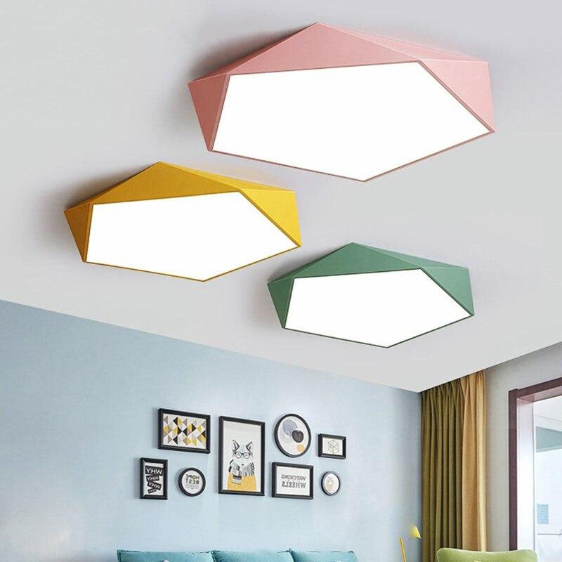 Moderne LED-Deckenleuchte mit geometrischem Design – in mehreren Farben