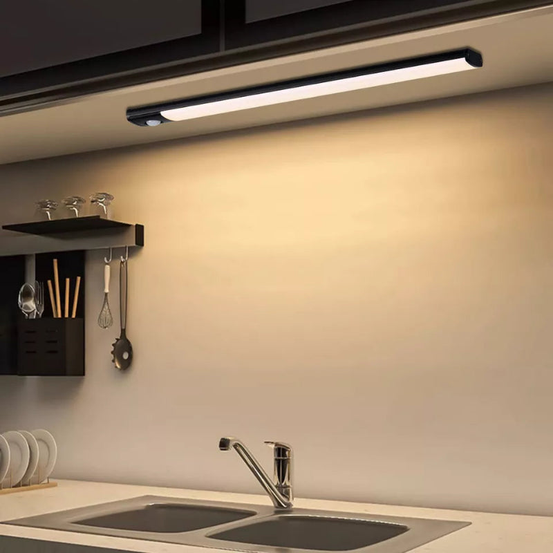 Wiederaufladbare LED-Lichtleiste mit Bewegungssensor - Kabellose Raumbeleuchtung für drinnen und draußen