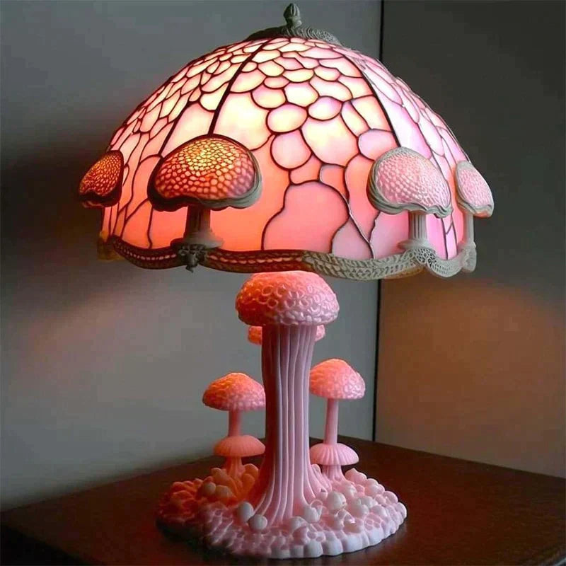 Künstlerische Tischlampe mit Buntglas – Farbenspiel für Ihr Zuhause