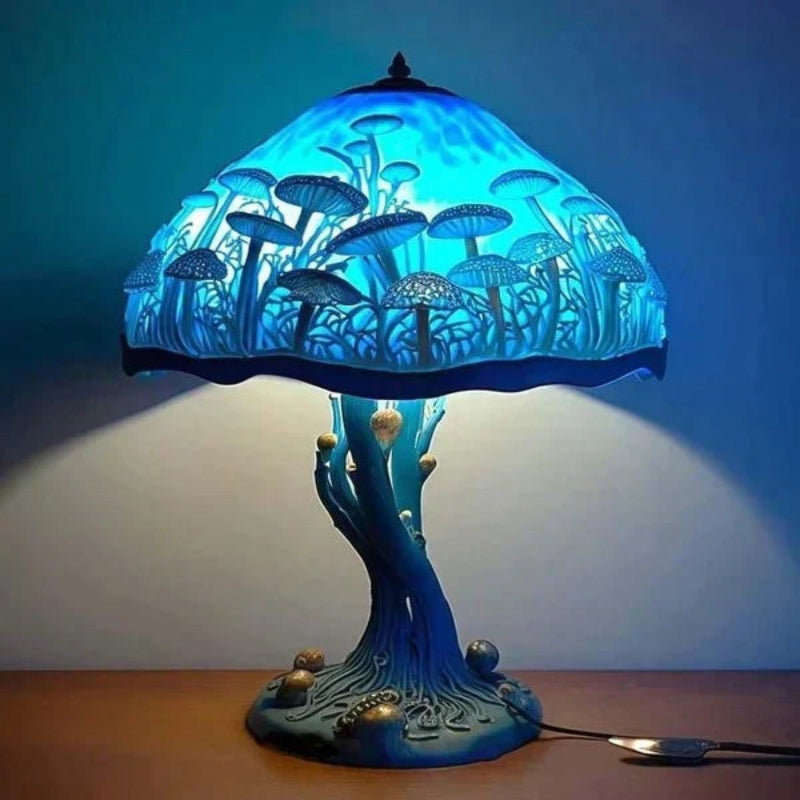 Künstlerische Tischlampe mit Buntglas – Farbenspiel für Ihr Zuhause