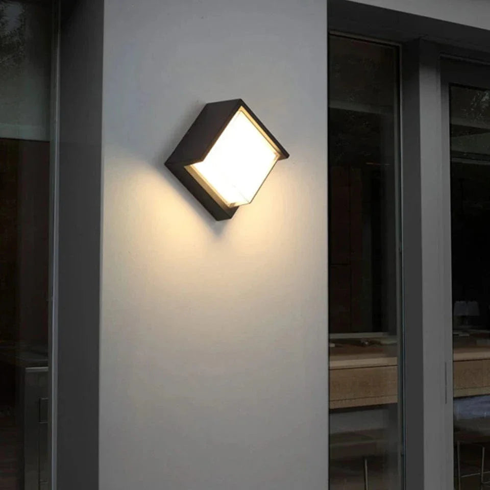 Intelligente Solar-Wandleuchte mit Bewegungssensor – Wetterfest Energieautark