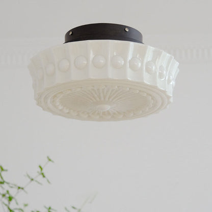 Halbbündige LED Deckenleuchte aus weißem Glas mit Streifendekor