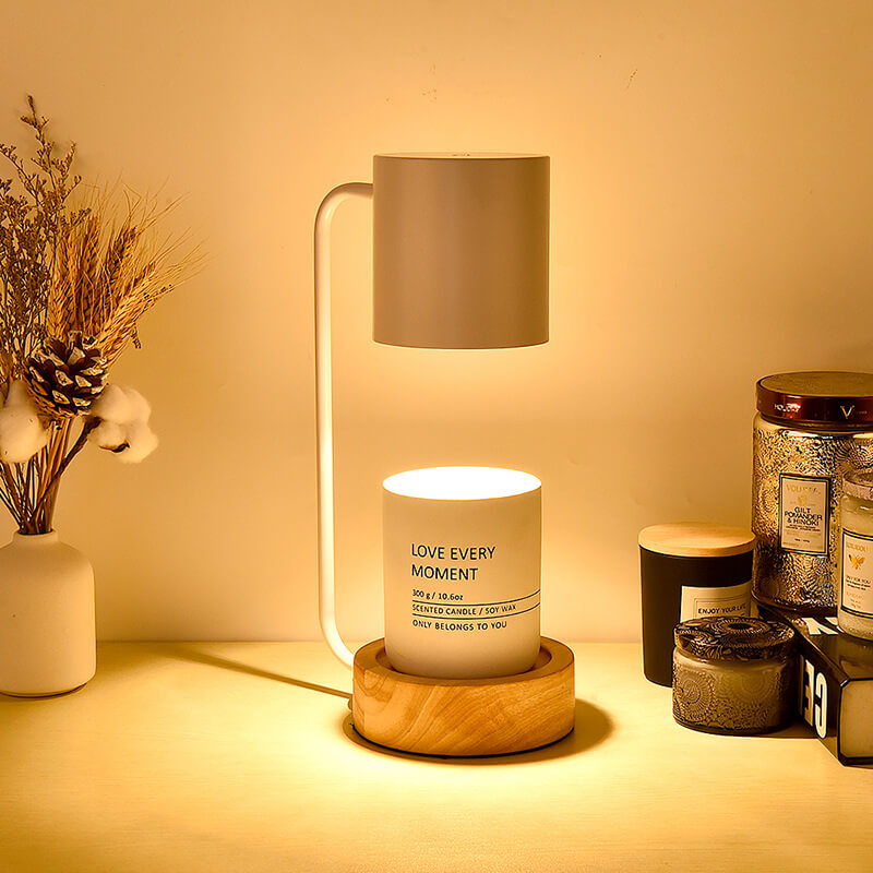 Japanische Tischlampe aus Holz und Metall im minimalistischen Design
