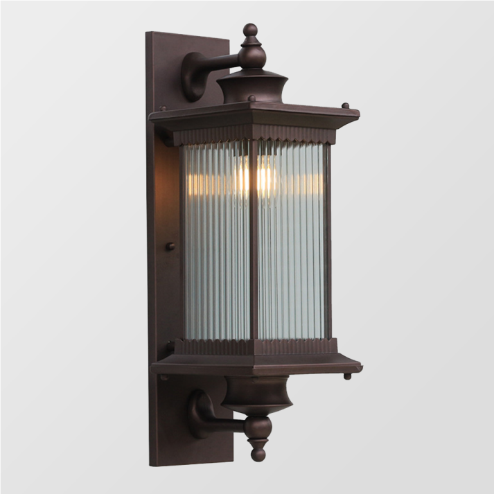 Vintage rechteckige wetterfeste Außenwandleuchte im klassischen Design