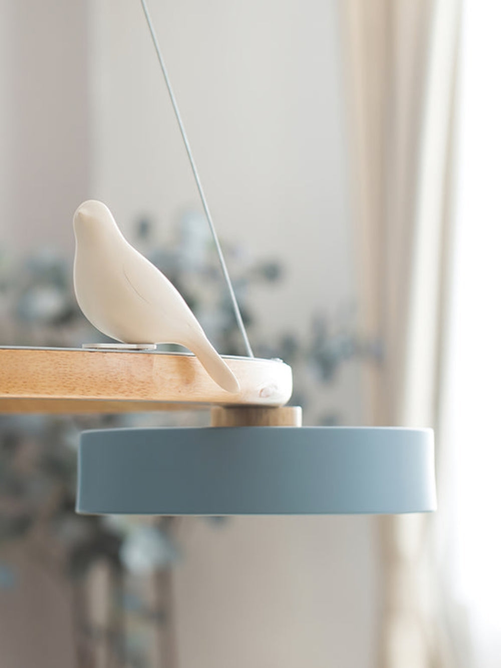 Moderner Kronleuchter mit farbenfrohen Vögeln – Kreative Pendelleuchte für Wohnzimmer und Esszimmer