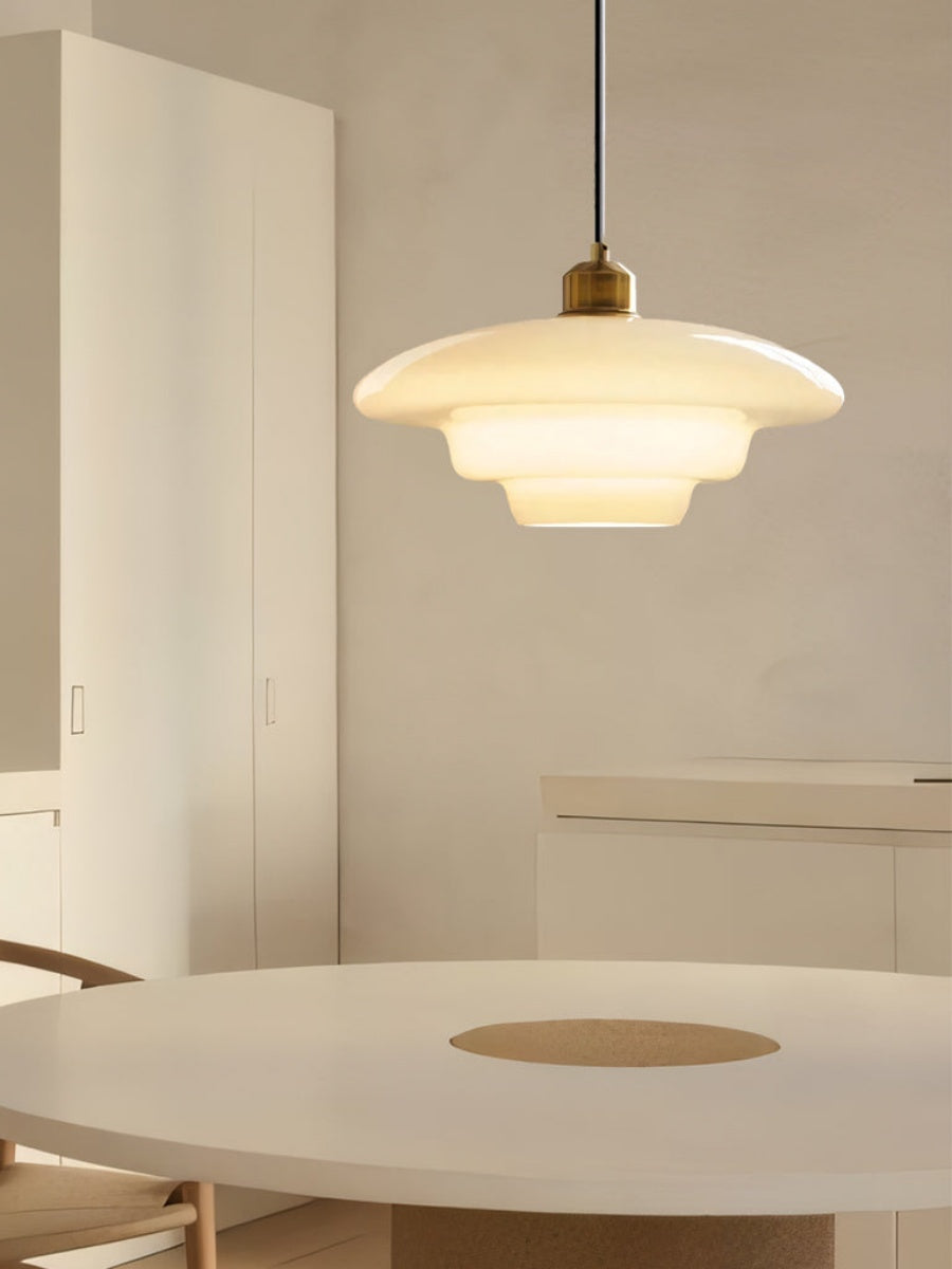 Moderne Milchglas Pendelleuchte – Elegante Hängeleuchte im Mid-Century Design