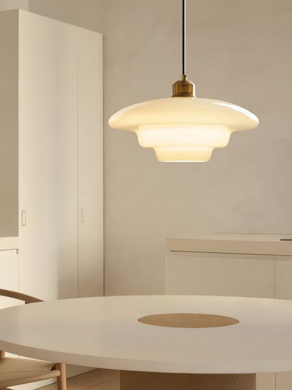 Moderne Milchglas Pendelleuchte – Elegante Hängeleuchte im Mid-Century Design