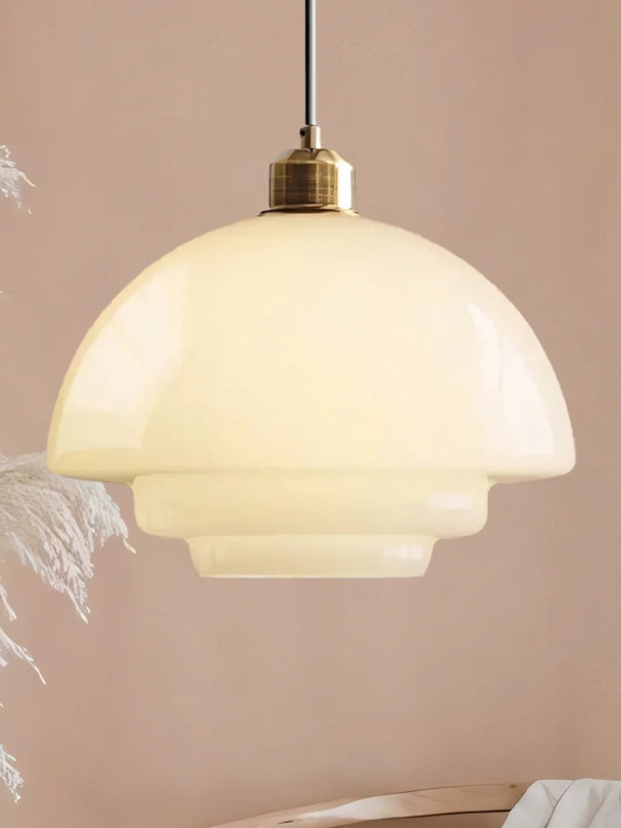 Moderne Milchglas Pendelleuchte – Elegante Hängeleuchte im Mid-Century Design