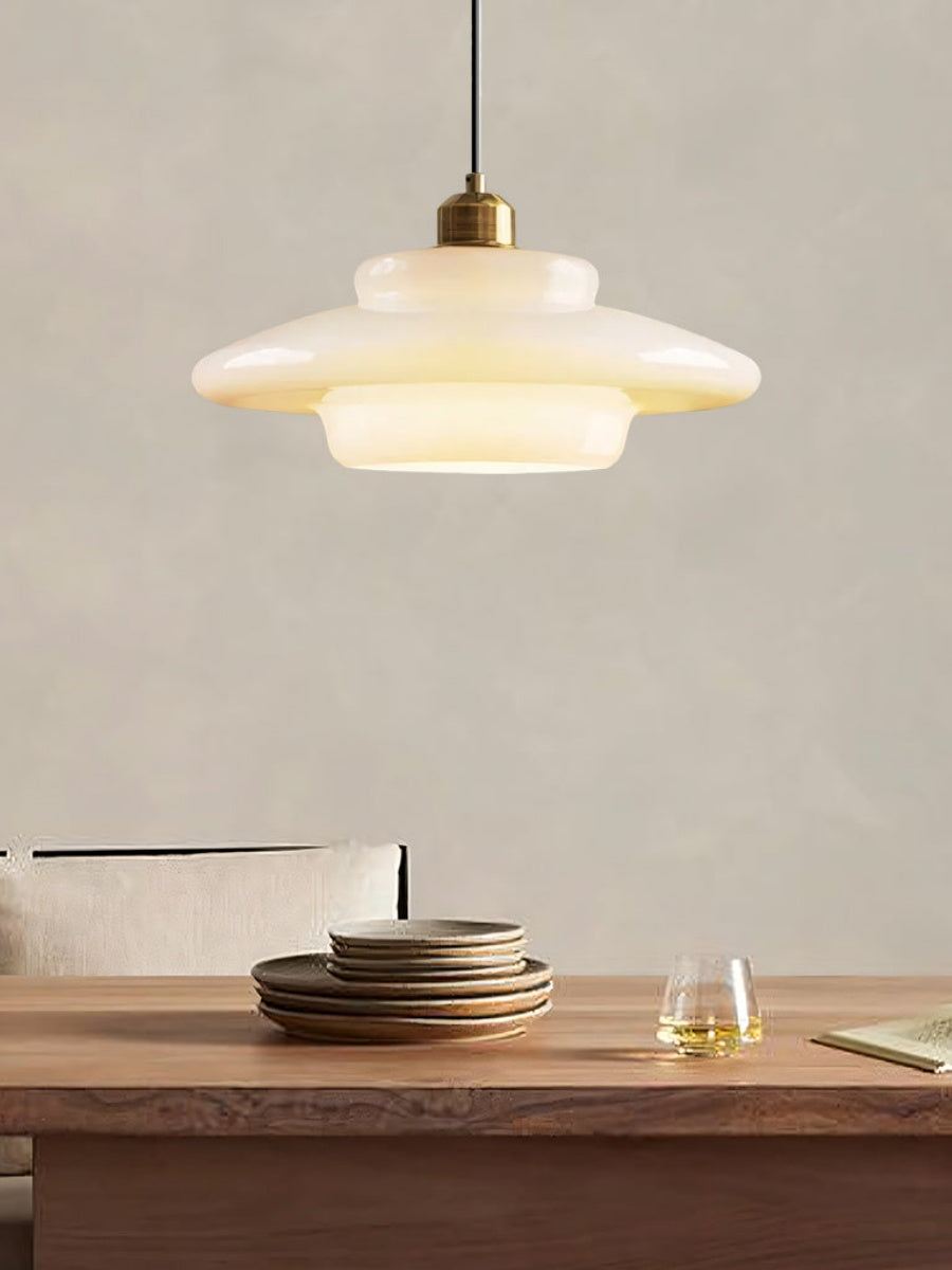 Moderne Milchglas Pendelleuchte – Elegante Hängeleuchte im Mid-Century Design
