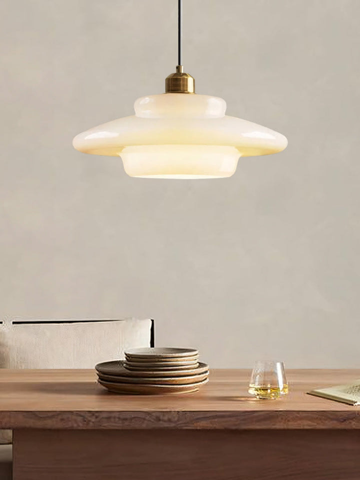 Moderne Milchglas Pendelleuchte – Elegante Hängeleuchte im Mid-Century Design