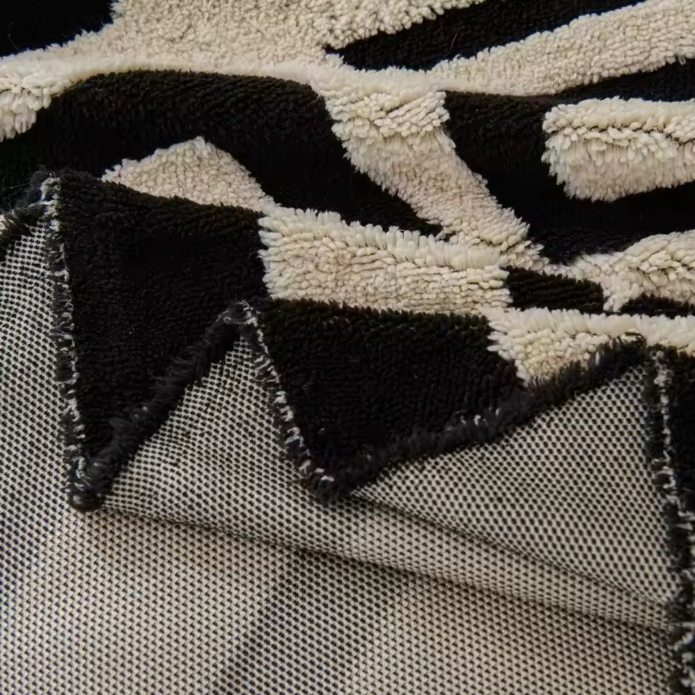 Sofahusse mit Labyrinthmuster – Velours Überwurf für modernen Schutz