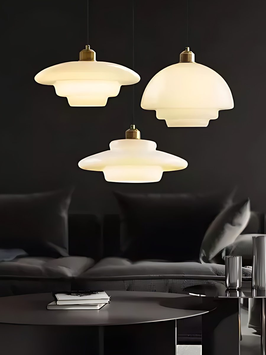 Moderne Milchglas Pendelleuchte – Elegante Hängeleuchte im Mid-Century Design