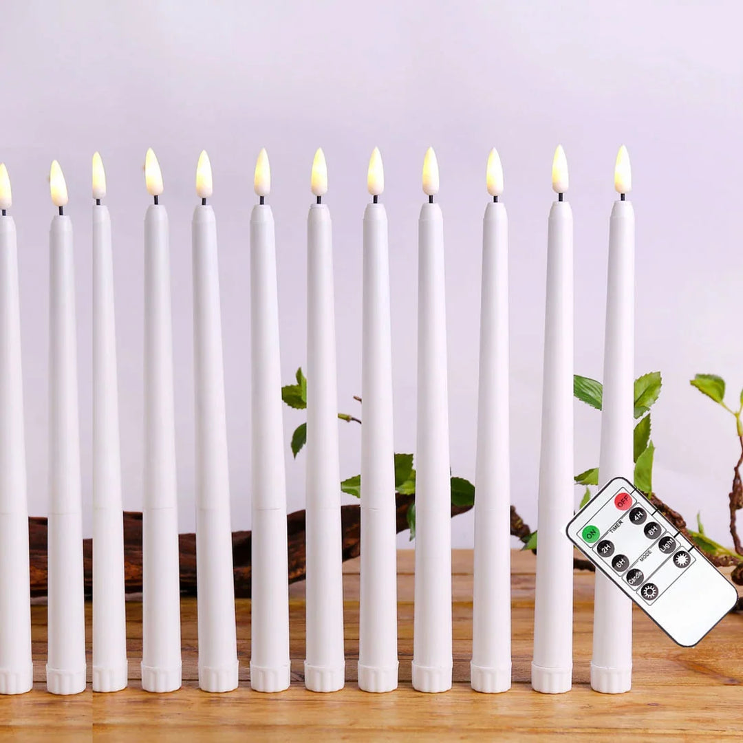 LED-Spitzkerzen in eleganten Kerzenhaltern für eine gemütliche Atmosphäre