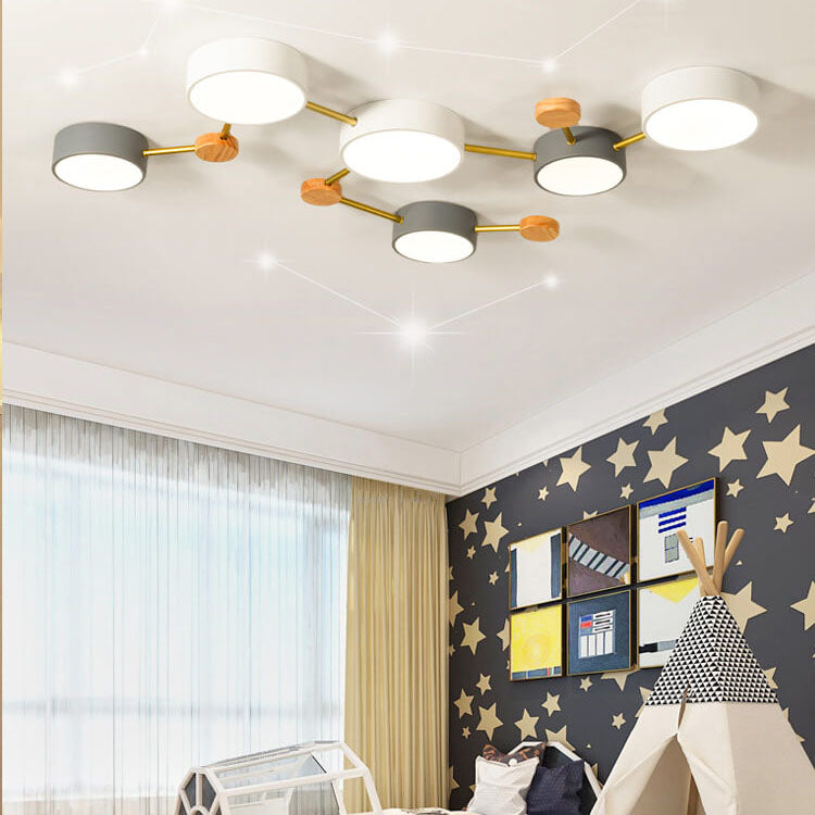 Skandinavische LED Deckenleuchte aus Holz und Metall