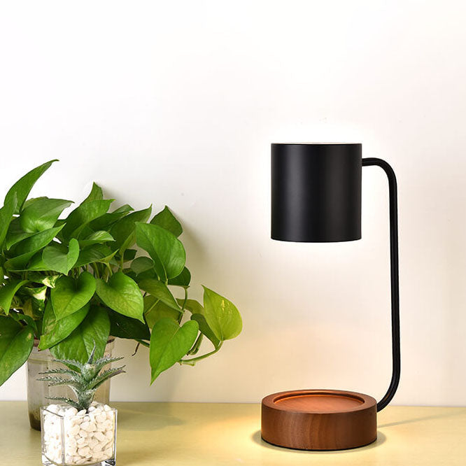 Japanische Tischlampe aus Holz und Metall im minimalistischen Design