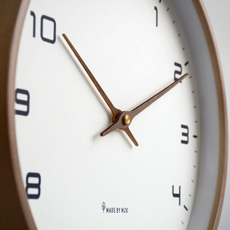 Geräuschlose Wanduhr Aus Holz Mit Zeitlosem Design