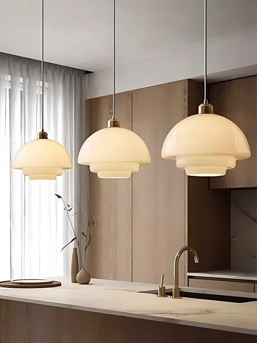 Moderne Milchglas Pendelleuchte – Elegante Hängeleuchte im Mid-Century Design