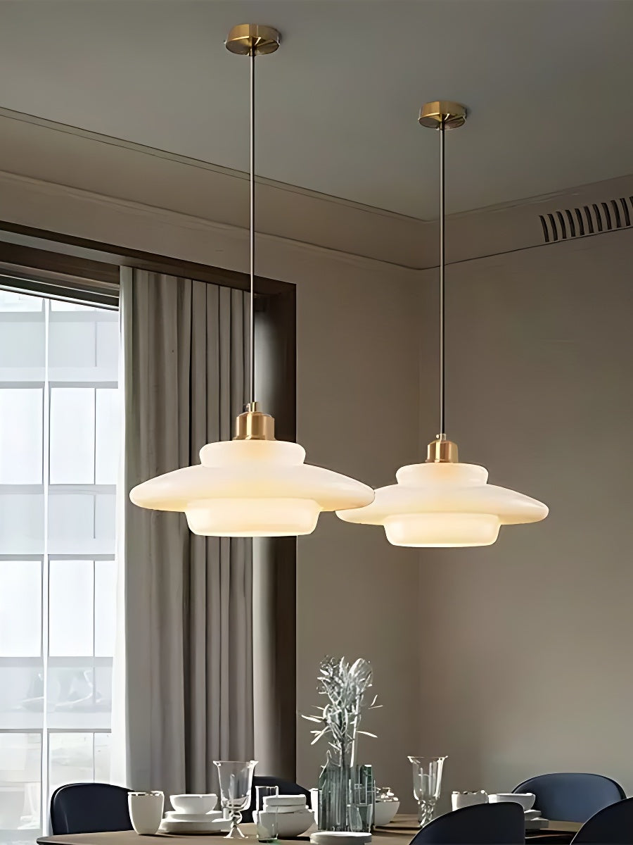Moderne Milchglas Pendelleuchte – Elegante Hängeleuchte im Mid-Century Design
