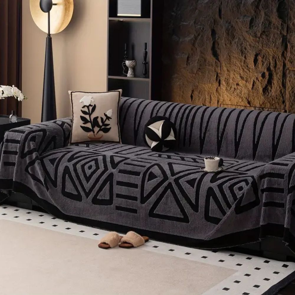 Sofahusse mit Labyrinthmuster – Velours Überwurf für modernen Schutz
