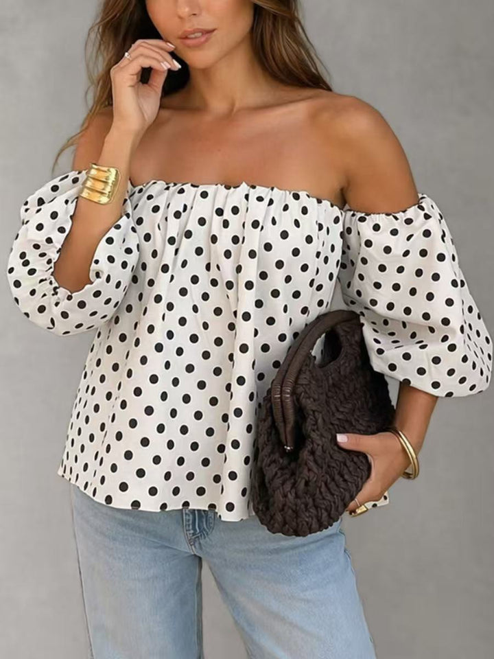 Carmenbluse mit Tupfenmuster aus Baumwollmix in Vorderansicht