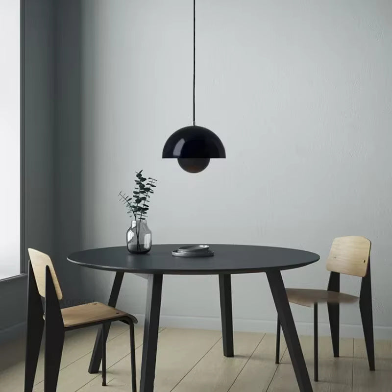 Pendelleuchte mit dimmbarer Lichtkuppel