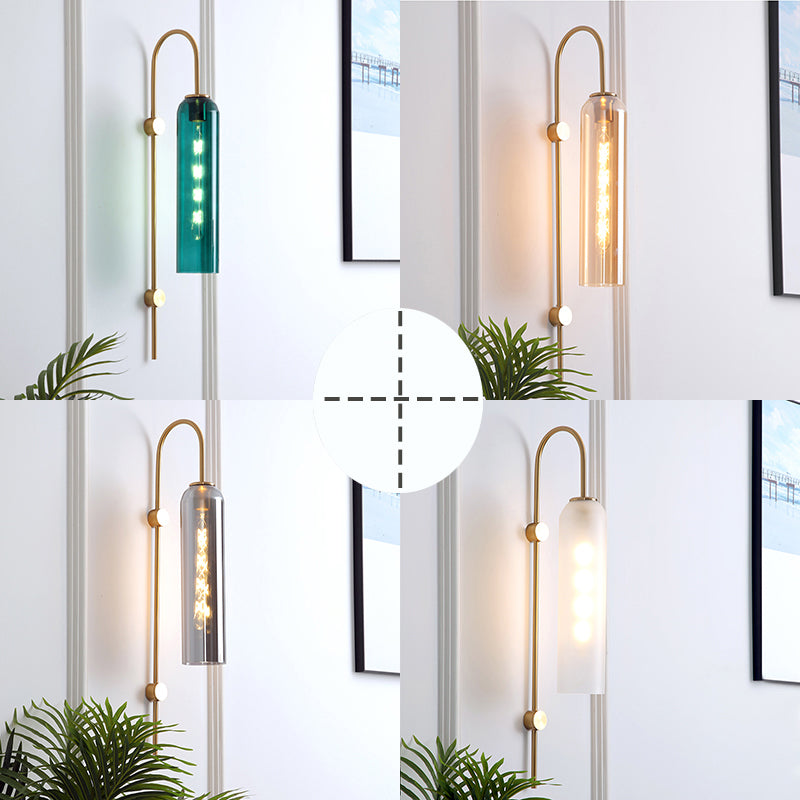 Wandleuchte im Mid-Century-Stil mit gebogenem Arm und geriffeltem Schirm