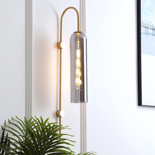 Wandleuchte im Mid-Century-Stil mit gebogenem Arm und geriffeltem Schirm