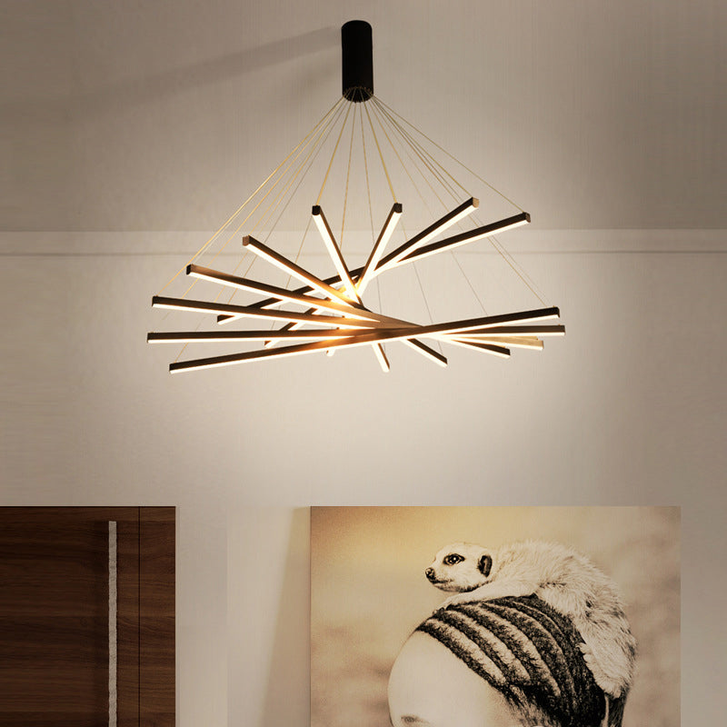 Moderne LED-Hängeleuchte im minimalistischen Design für Wohnzimmer und Lobby