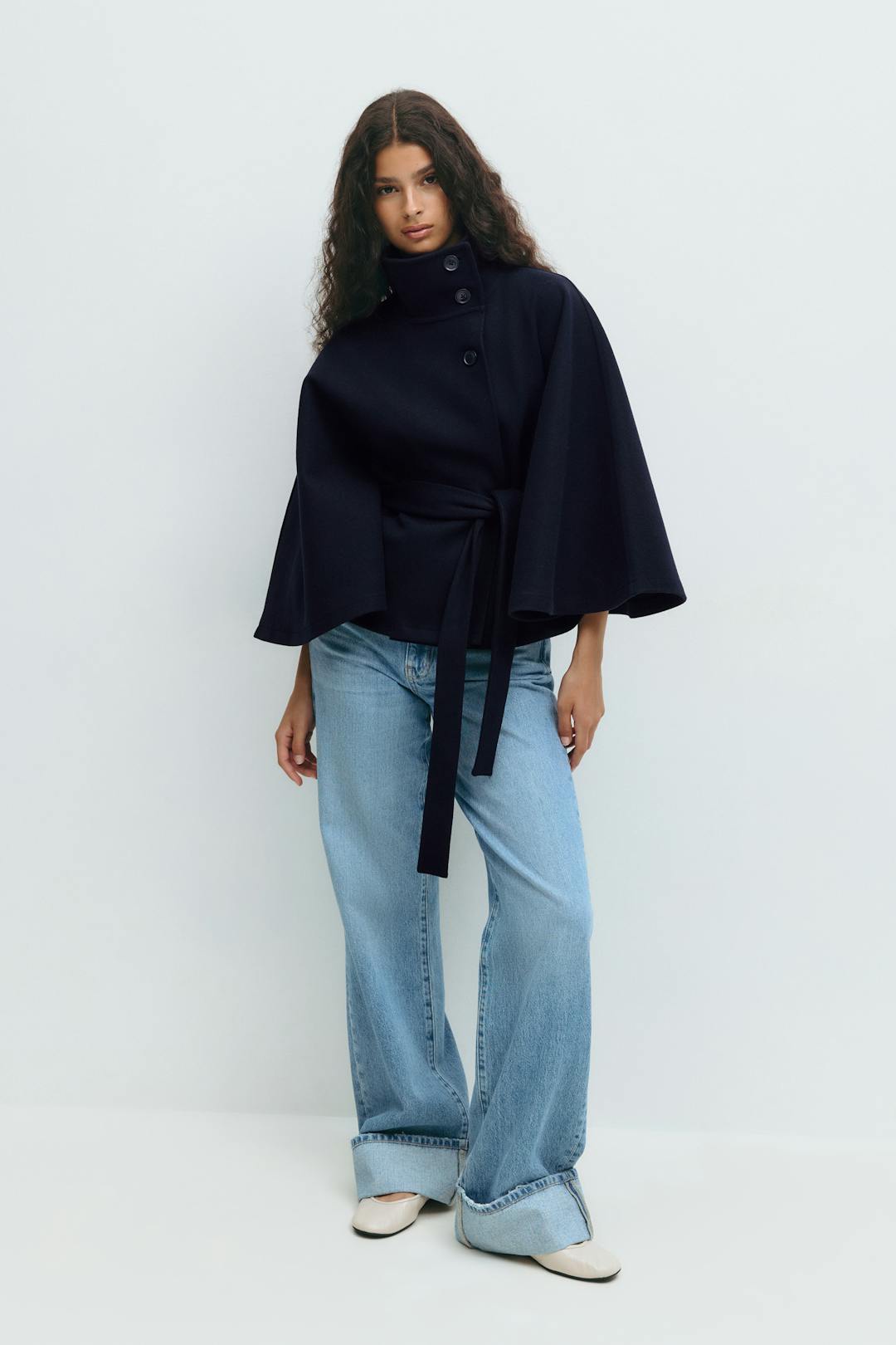 Damen Cape-Mantel Mit Gürtel Und Hohem Kragen