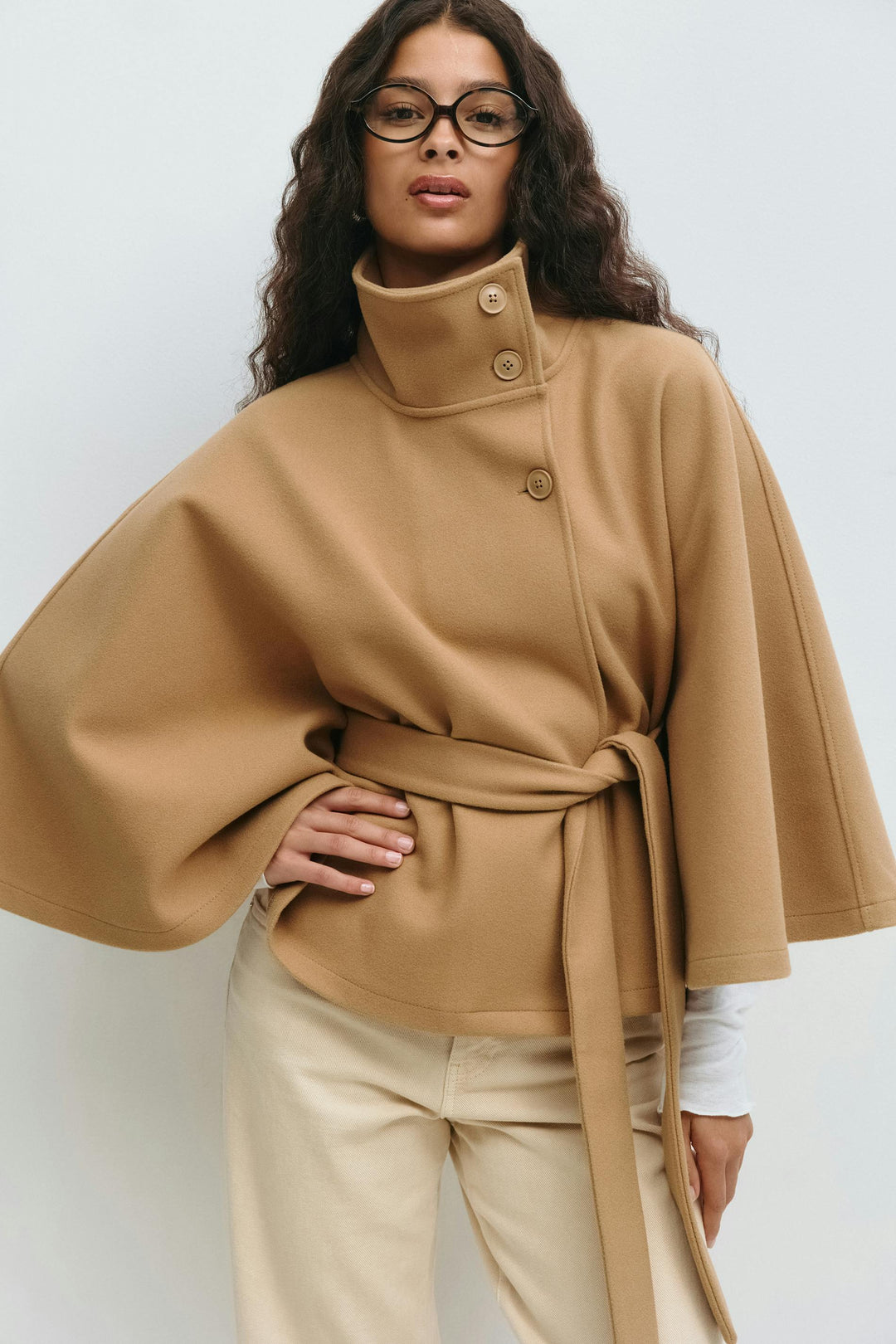 Damen Cape-Mantel Mit Gürtel Und Hohem Kragen