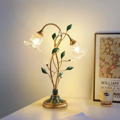Französische Vintage-Tischlampe mit Blumen-Design aus Glas und Kristall