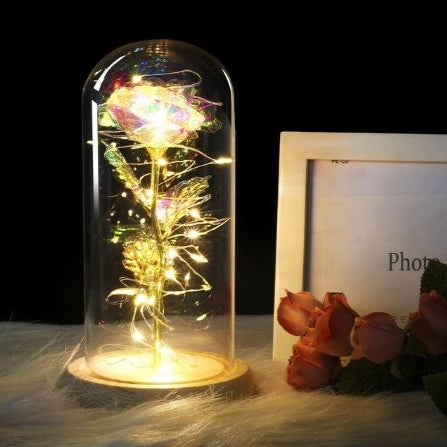 Glasglocke mit Ewiger Rose und LED-Lichtern
