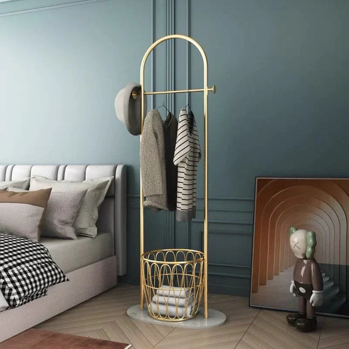 Moderner Metall-Garderobenständer mit Marmorfuß