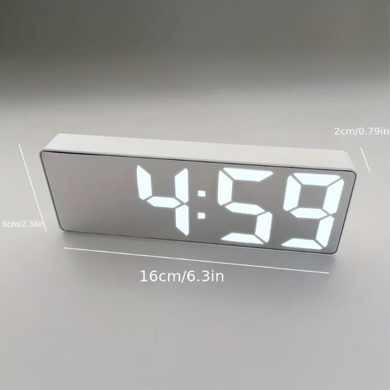 Digitale LED Spiegeluhr – Wecker mit Temperatur- und Datumsanzeige