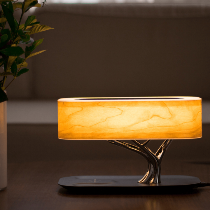 Design LED Tischlampe mit Holzoptik, Bluetooth Lautsprecher und Wireless Ladefunktion