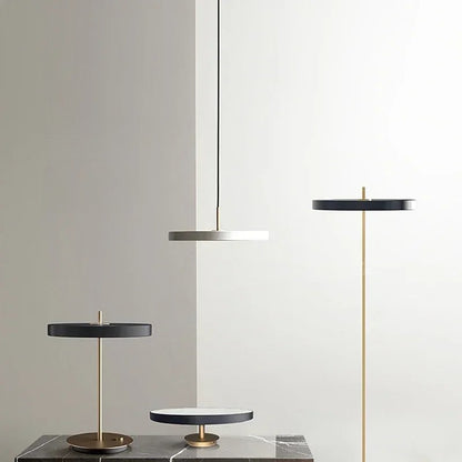 Moderne Pendelleuchte im Flachdesign für Essbereich und Küche