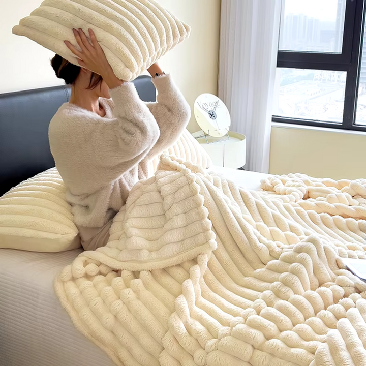 Fleece Kuscheldecke mit Ripp-Design