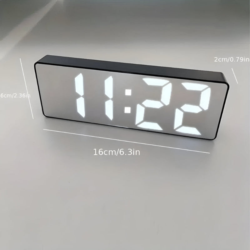 Digitale LED Spiegeluhr – Wecker mit Temperatur- und Datumsanzeige