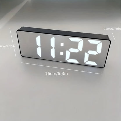 Digitale LED Spiegeluhr – Wecker mit Temperatur- und Datumsanzeige