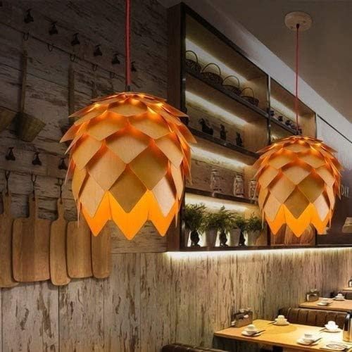 Handgefertigte Pendelleuchte aus Holz im Pinienzapfen-Design