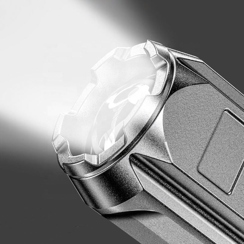 Wasserdichte LED-Taschenlampe mit Zoom und 3 Lichtmodi