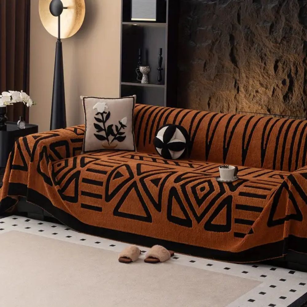 Sofahusse mit Labyrinthmuster – Velours Überwurf für modernen Schutz