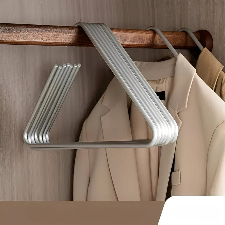 Kleiderständer – Moderner Aluminiumständer