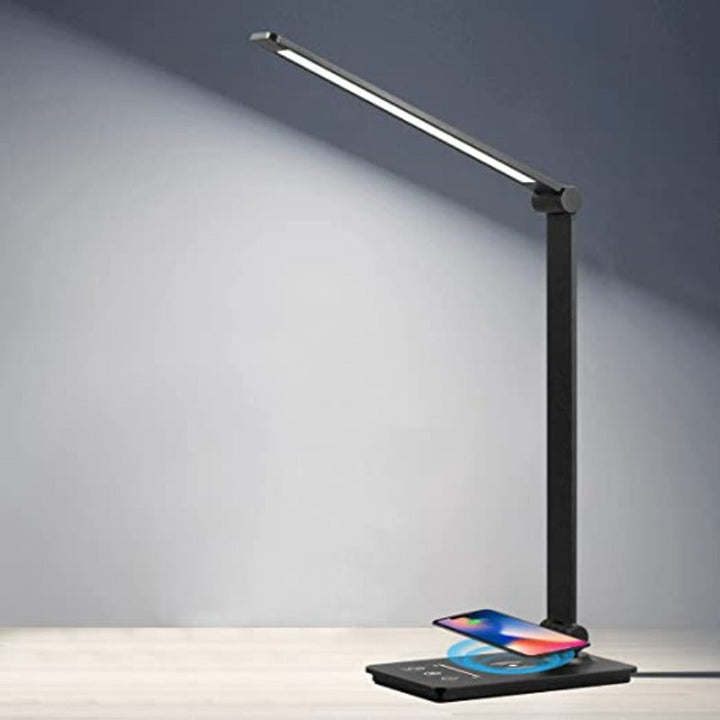 Kabellose LED-Tischlampe mit Wireless Charging und Touch-Steuerung