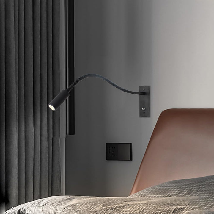 Moderne Wandleseleuchte mit schwenkbarem Arm für gezieltes Licht