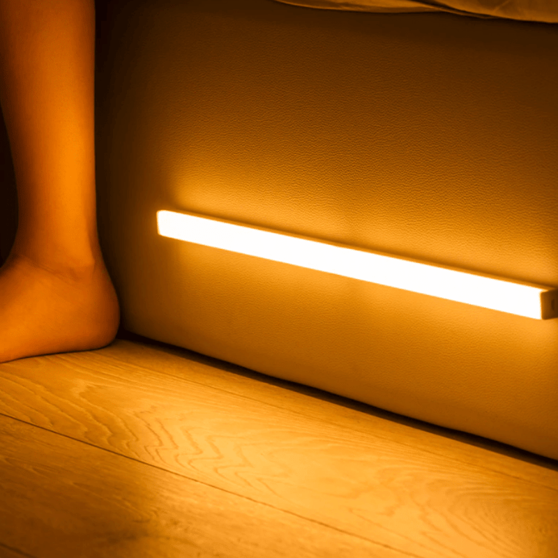 Wiederaufladbare Bewegungsmelder LED Lampe – Energieeffizient & USB-betrieben