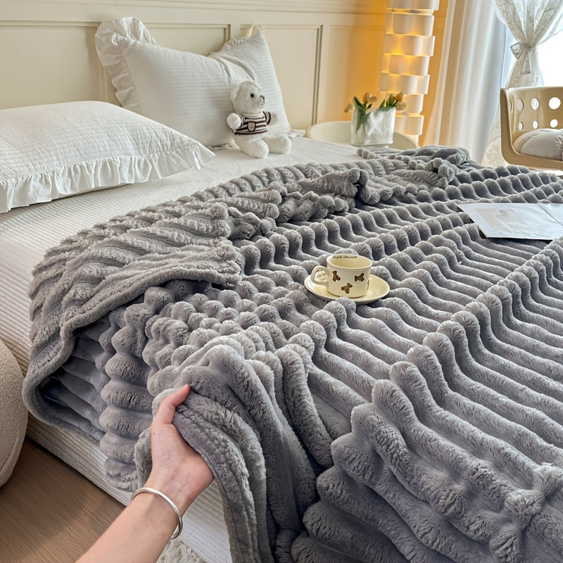 Streifen-Flanellkuscheldecke mit Kunstfell und Kordelzug