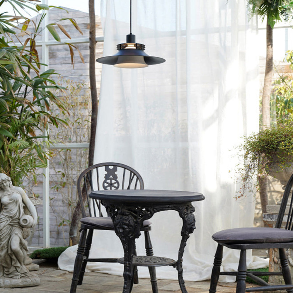 Moderne schwarze Pendelleuchte aus Aluminium