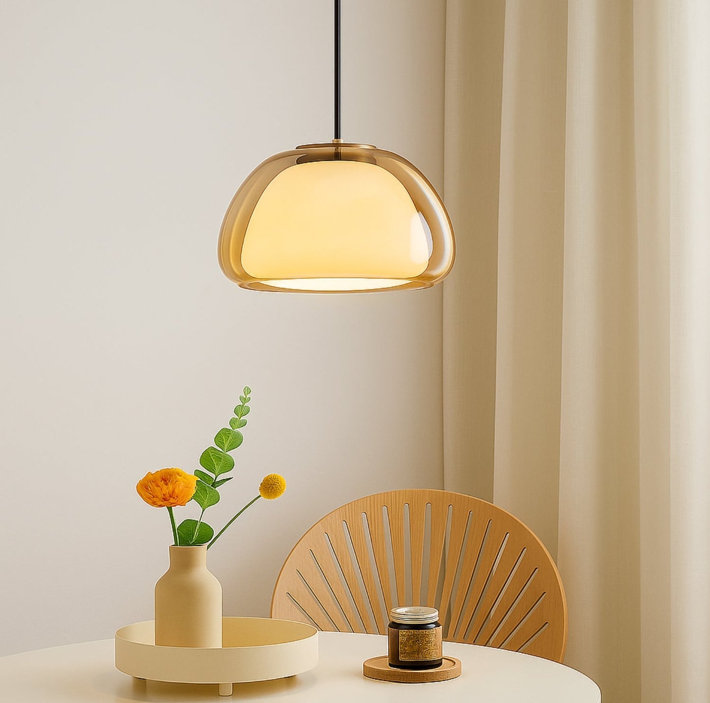 Glas Pendelleuchte mit weißem Schirm und Diffusor